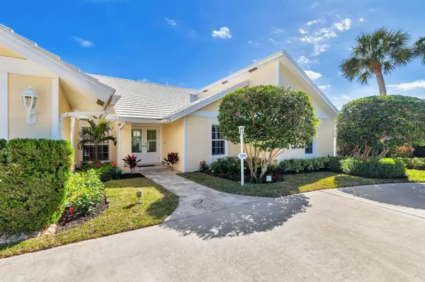 109 Lighthouse DR, Jupiter Inlet Colony, FL 33469