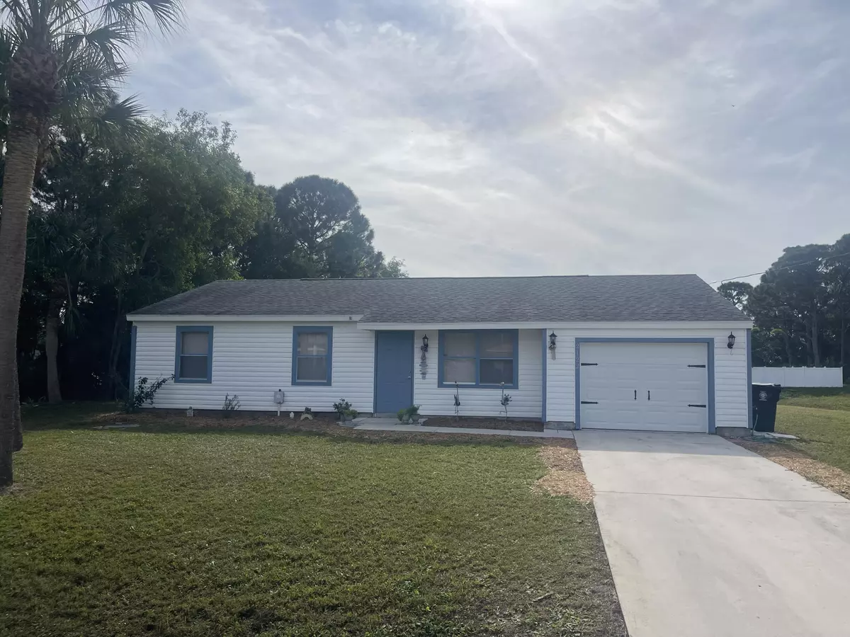 Port Saint Lucie, FL 34952,2122 SE Heathwood CIR