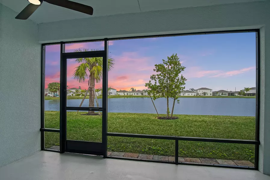 828 Persimmon PL, Fort Pierce, FL 34981