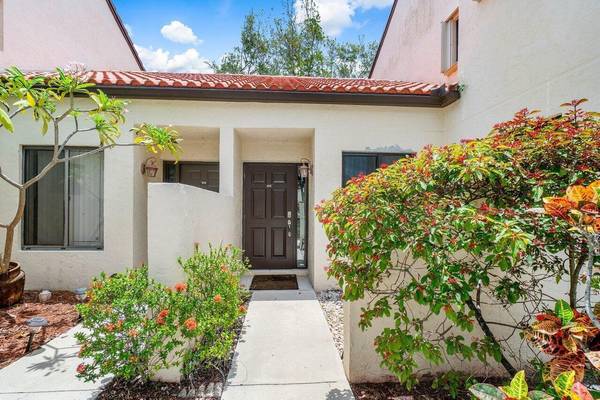 17 Via De Casas Sur 103, Boynton Beach, FL 33426