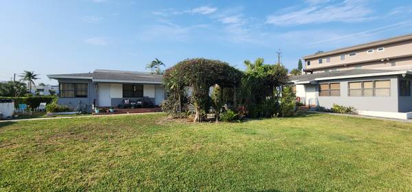 130 S Lakeside 1 DR, Lake Worth, FL 33460