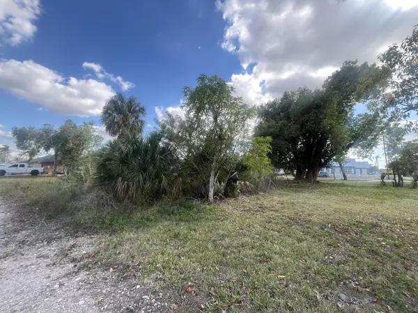 Fort Myers, FL 33916,3510 S Grimsley CT