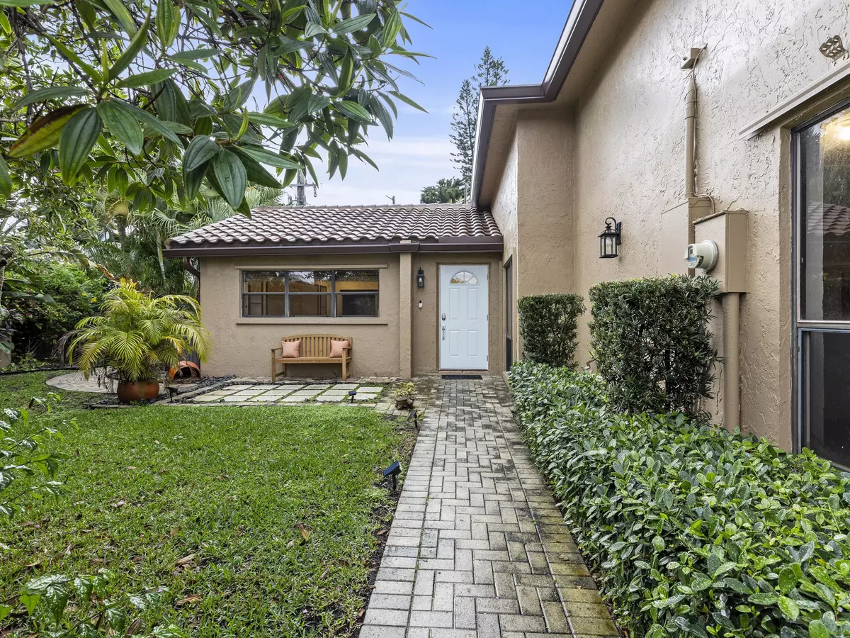 Boca Raton, FL 33432,732 Camino Gardens LN