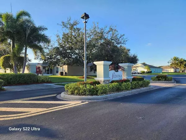 Vero Beach, FL 32960,815 Greenleaf CIR