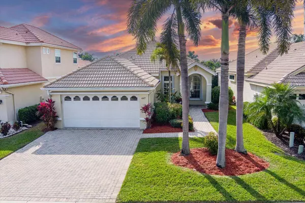 Port Saint Lucie, FL 34986,447 SW Horseshoe Bay