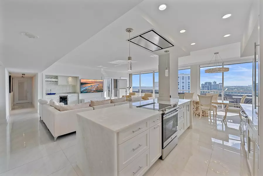 5280 N Ocean DR 16f, Singer Island, FL 33404