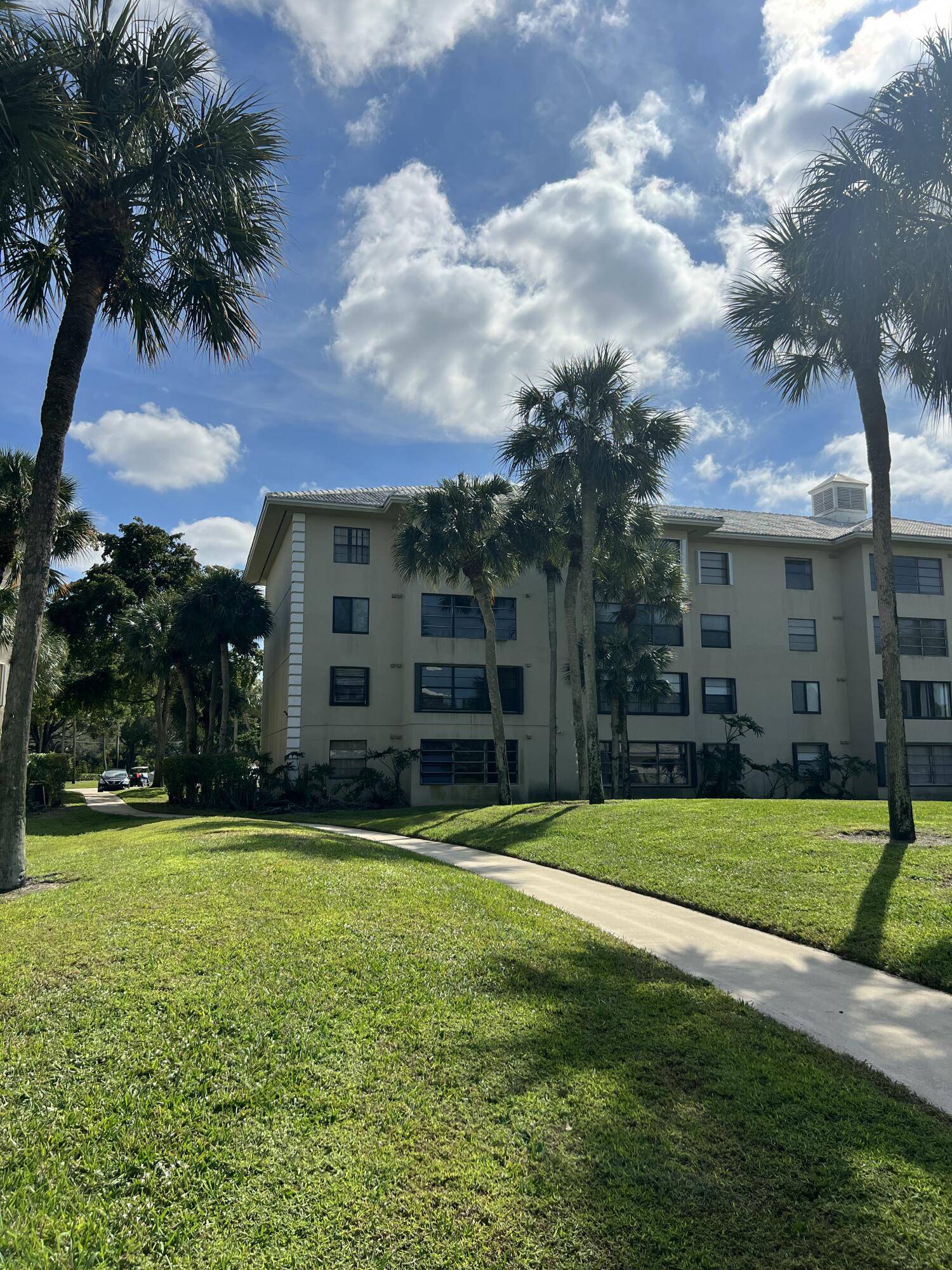 West Palm Beach, FL 33409,3501 Village BLVD 406