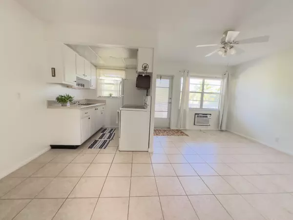 Lake Worth Beach, FL 33460,202 S Ocean Breeze ST 10