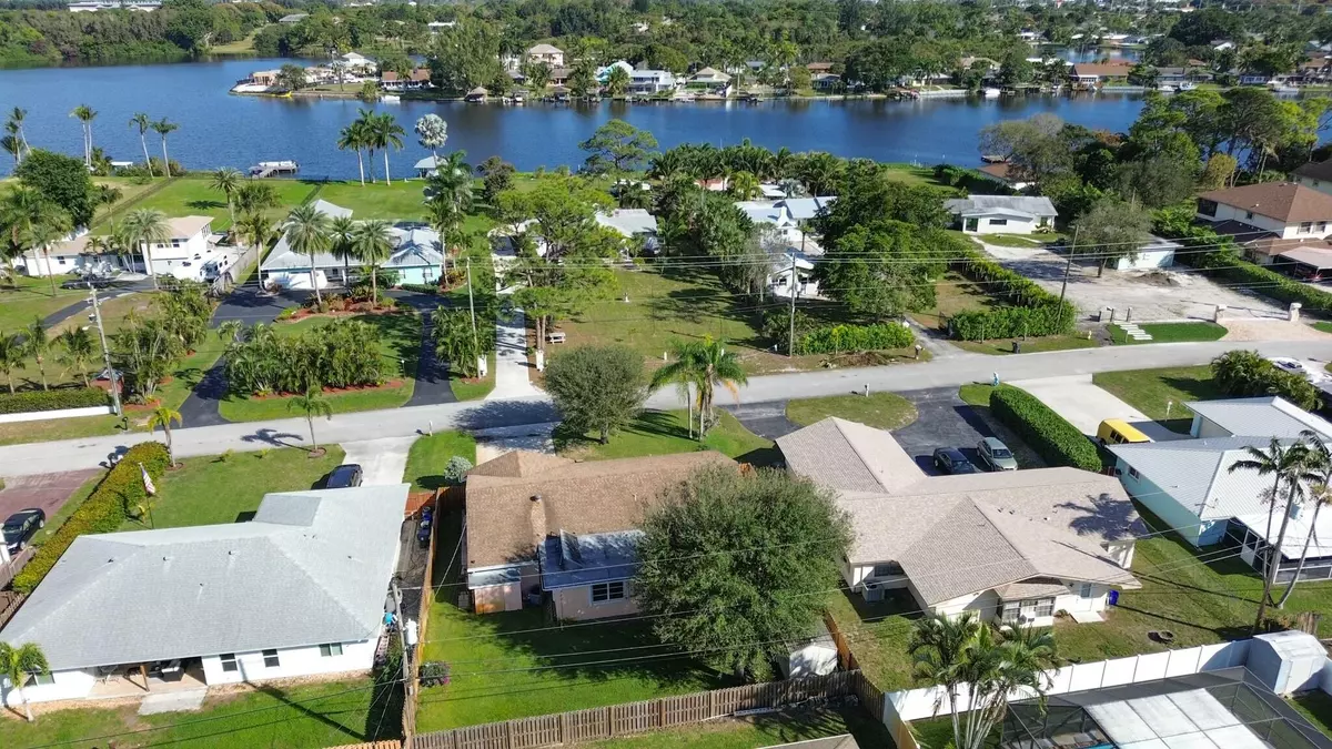 Lantana, FL 33462,6579 Eastview DR