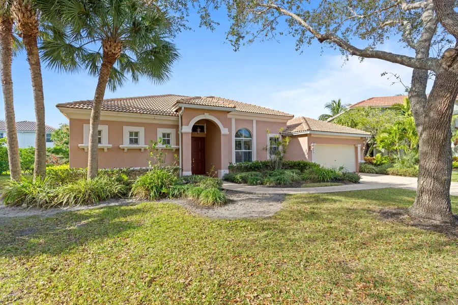 255 N N Spoonbill LN, Jupiter, FL 33458