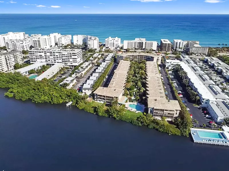 3605 S Ocean BLVD 302, South Palm Beach, FL 33480