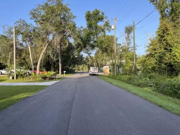 Debary, FL 32713,260 Toms RD