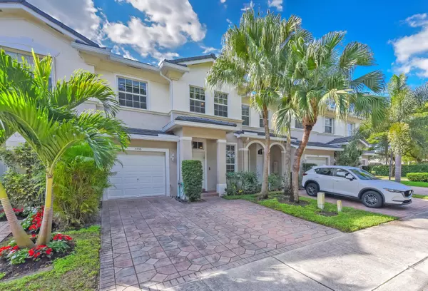 4438 Regal CT, Delray Beach, FL 33445