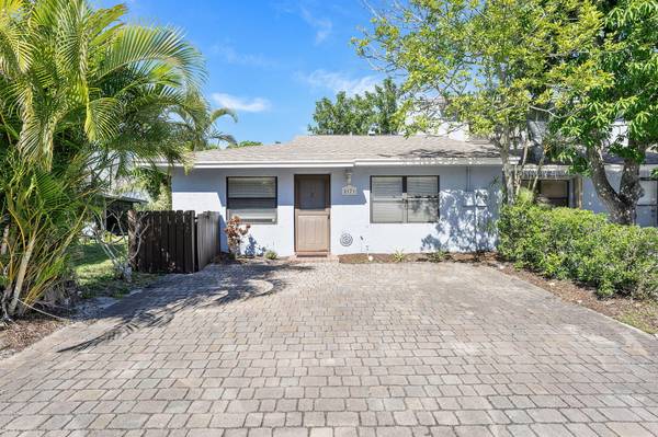 5171 Tennis LN, Delray Beach, FL 33484