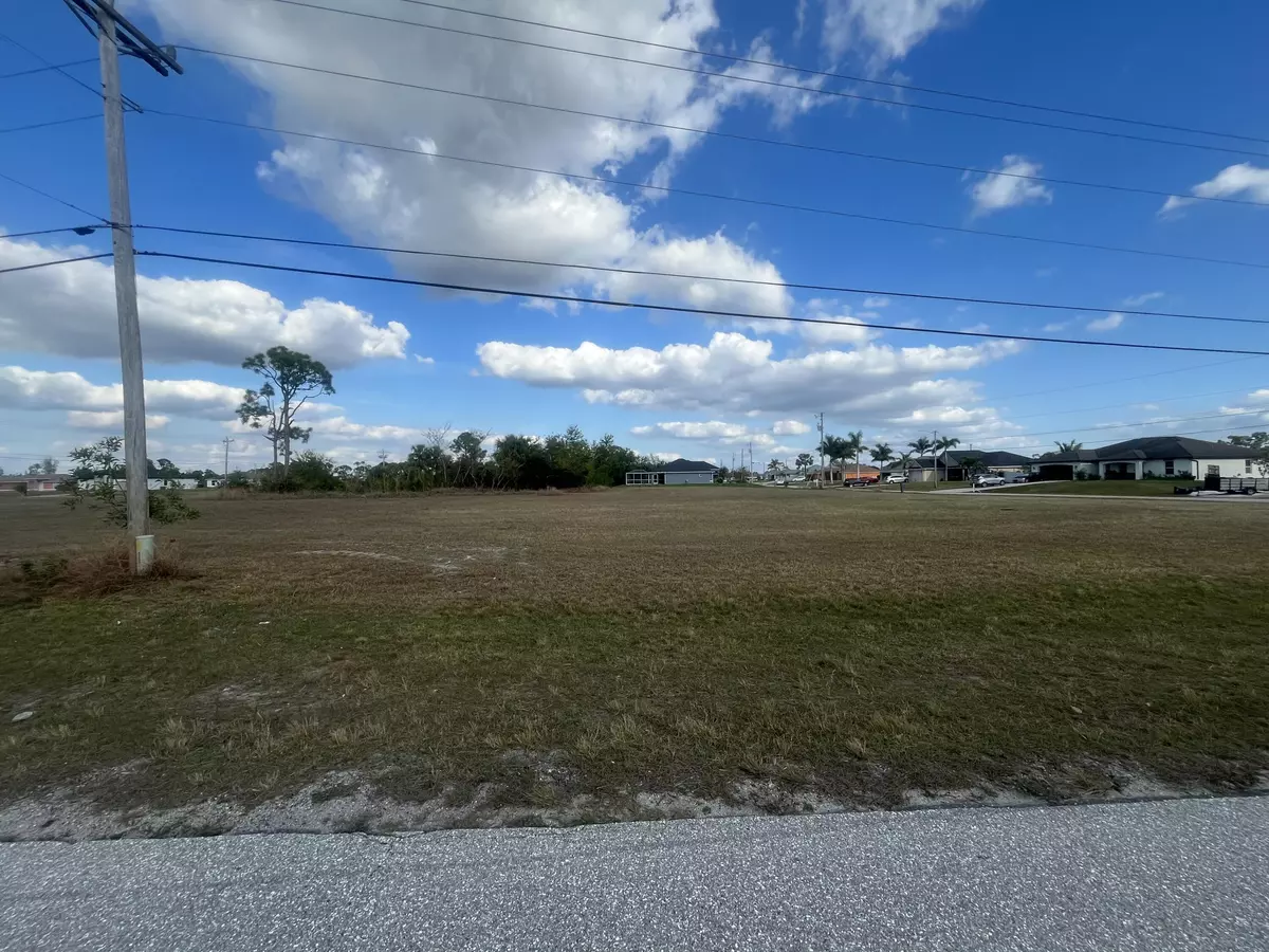 Cape Coral, FL 33909,3213 Andalusia BLVD