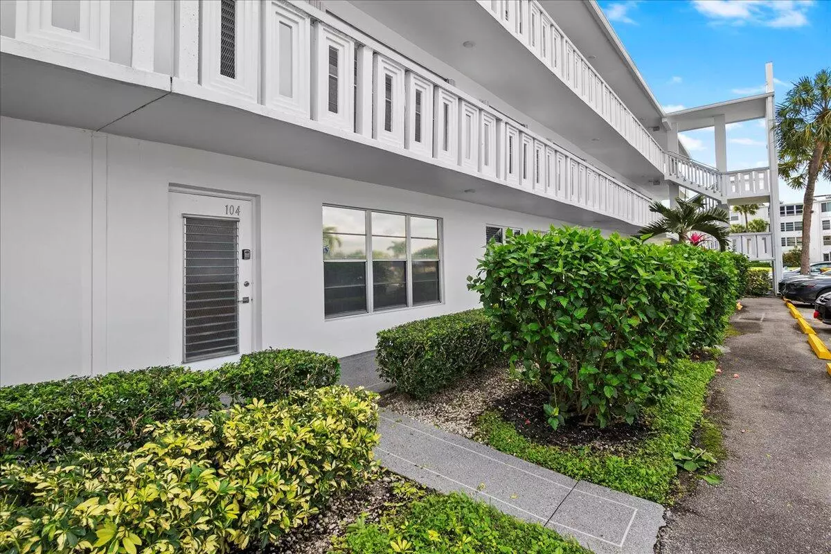 West Palm Beach, FL 33417,104 Wellington B