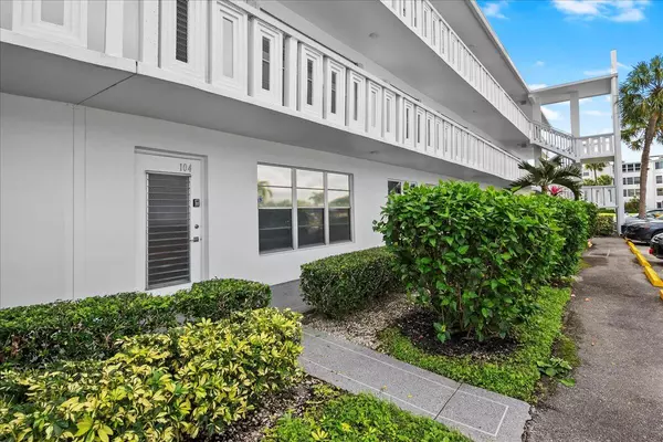 West Palm Beach, FL 33417,104 Wellington B
