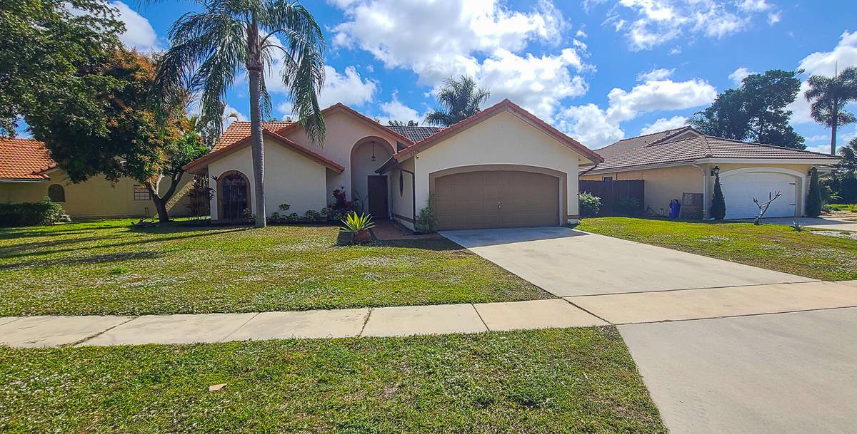 Boynton Beach, FL 33472,5370 Helene CIR