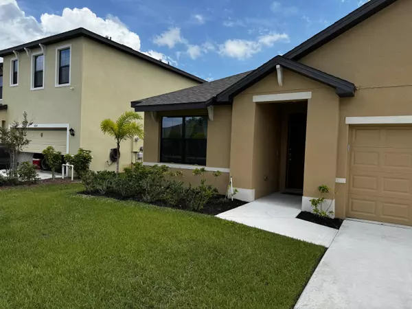 6020 NW Regent ST, Port Saint Lucie, FL 34983