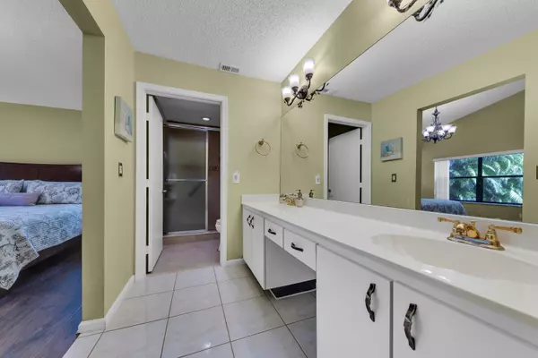 Boynton Beach, FL 33472,5951 Parkwalk DR