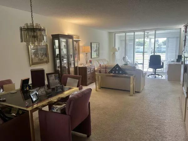 Pompano Beach, FL 33069,4030 W Palm Aire DR 206