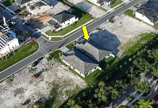Lake Worth, FL 33467,9309 Cape Honey Bee LN Prestige 38