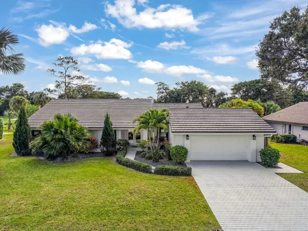 10198 Boca Woods LN, Boca Raton, FL 33428