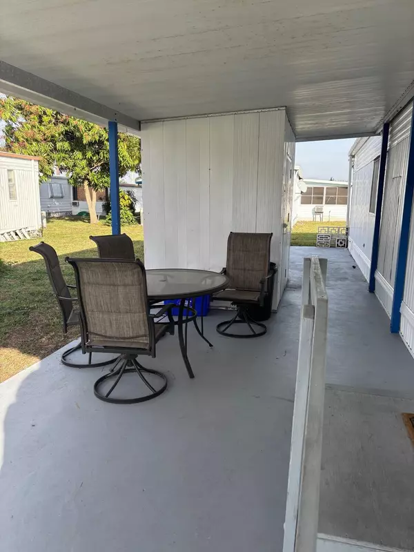 Lantana, FL 33462,6440 Cypress LN