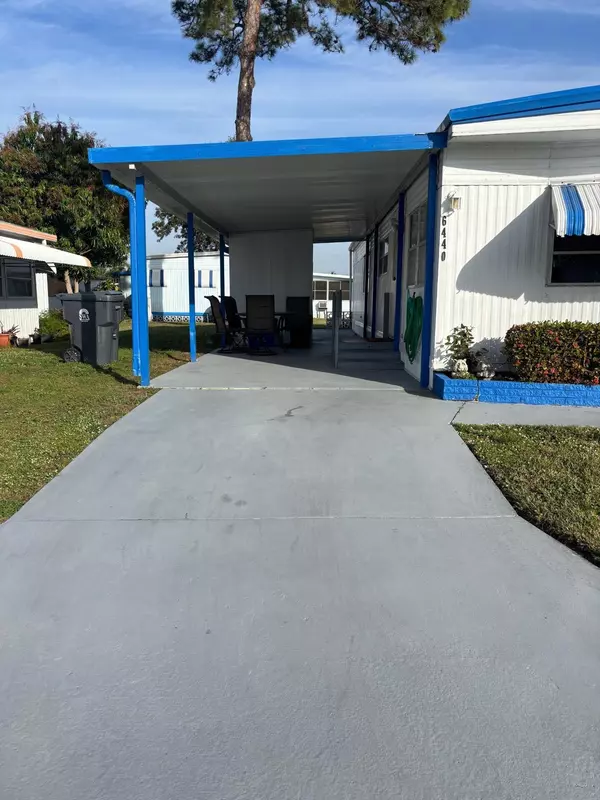 Lantana, FL 33462,6440 Cypress LN