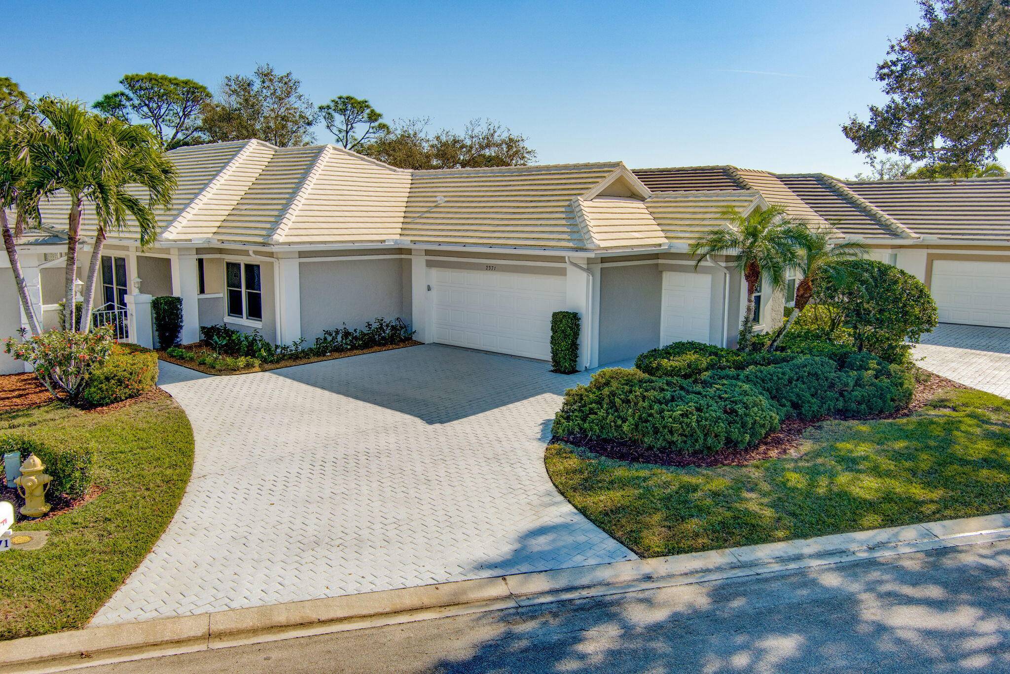 2371 SW Brookwood LN, Palm City, FL 34990