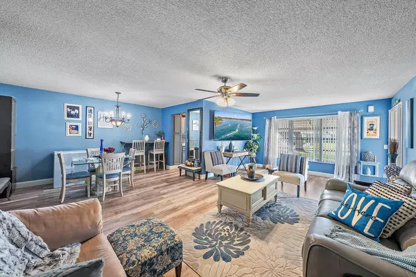 Lake Worth, FL 33462,7374 E Oakridge CIR