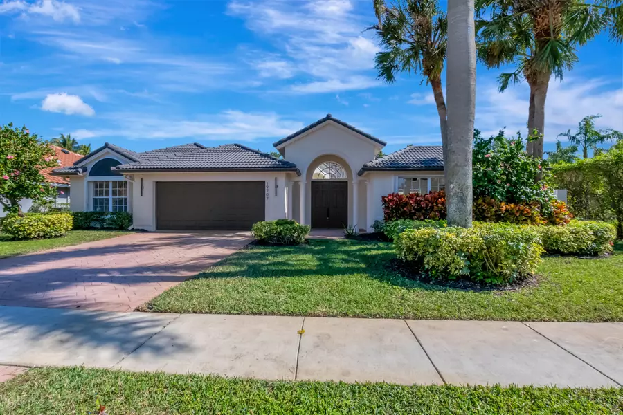 19207 Cloister Lake LN, Boca Raton, FL 33498