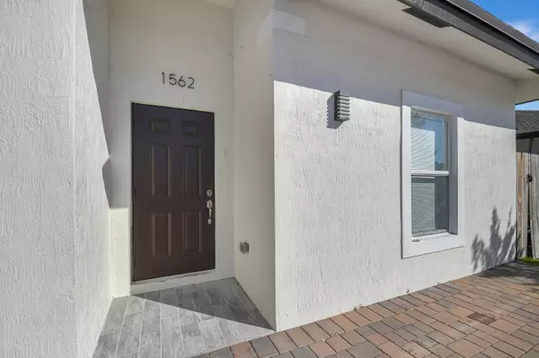 Riviera Beach, FL 33404,1562 W 26th CT