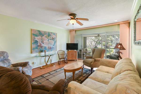 Tequesta, FL 33469,9 Westwood AVE 201