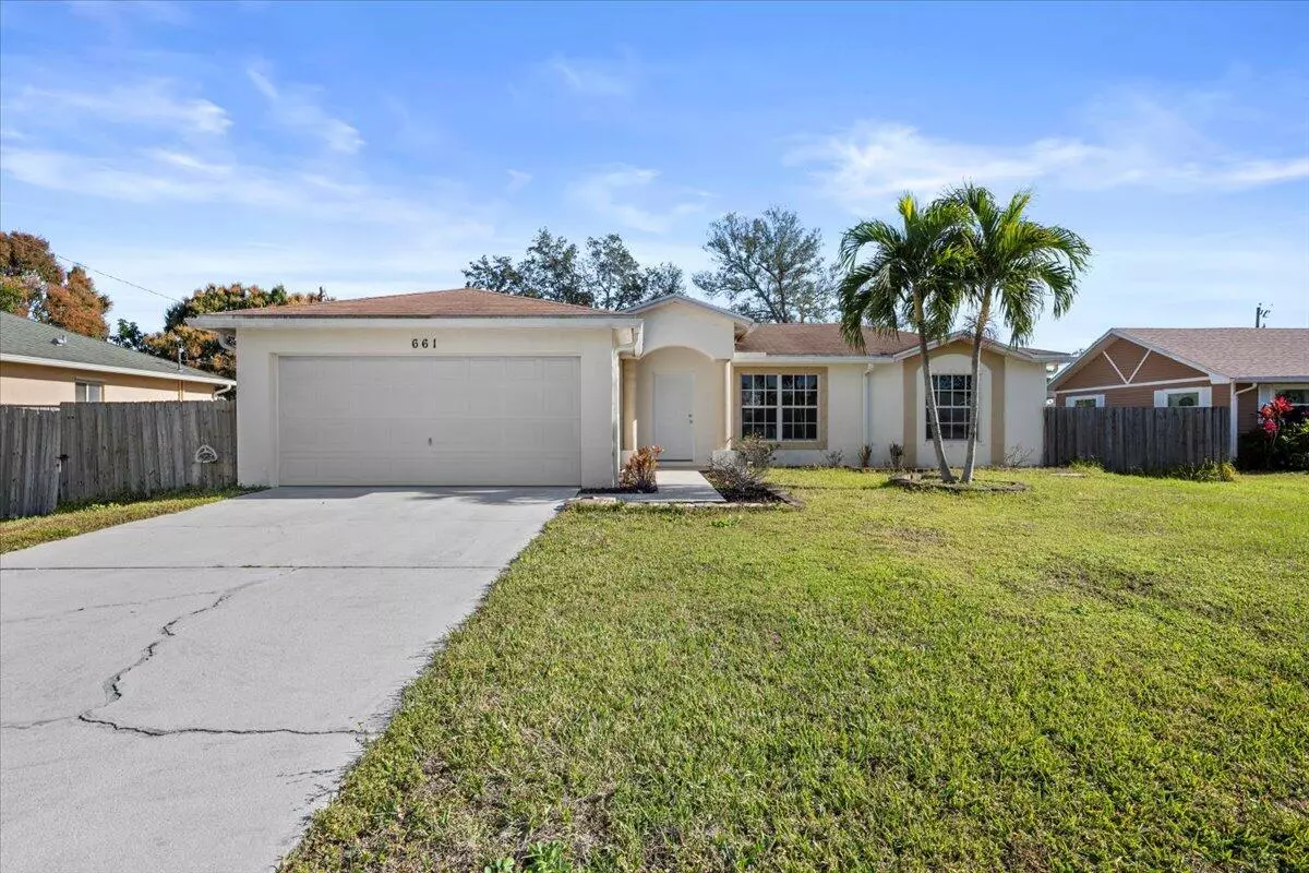 Port Saint Lucie, FL 34983,661 SE Clifton LN