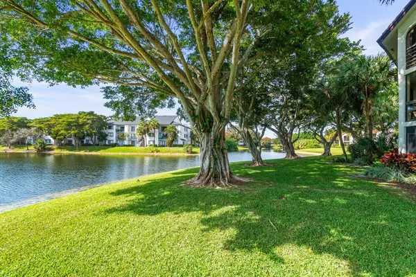 5380 Cedar Lake DR 303, Boynton Beach, FL 33437