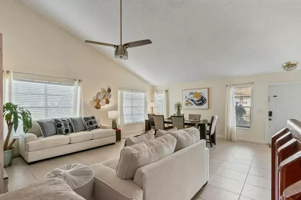 West Palm Beach, FL 33417,4459 Willow Pond RD C