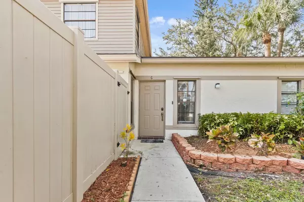 West Palm Beach, FL 33417,4459 Willow Pond RD C