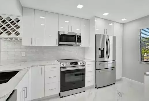 7076 Huntington LN 407, Delray Beach, FL 33446