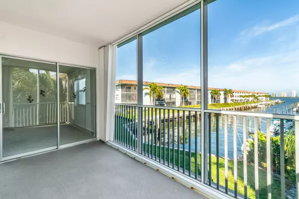 236 Castlewood DR 208, North Palm Beach, FL 33408