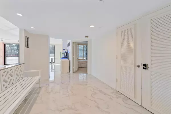 Singer Island, FL 33404,4100 N Ocean DR 104