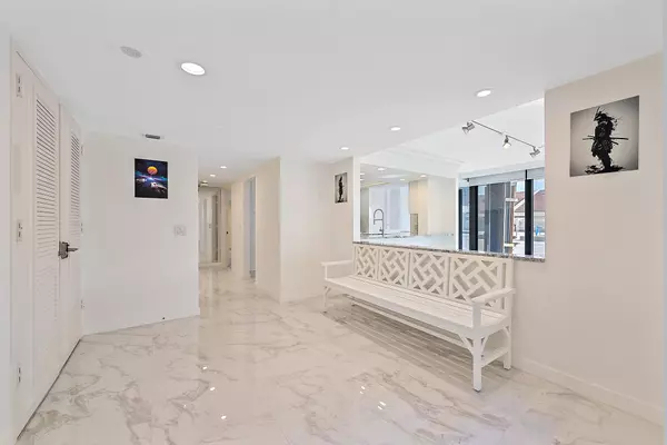 Singer Island, FL 33404,4100 N Ocean DR 104