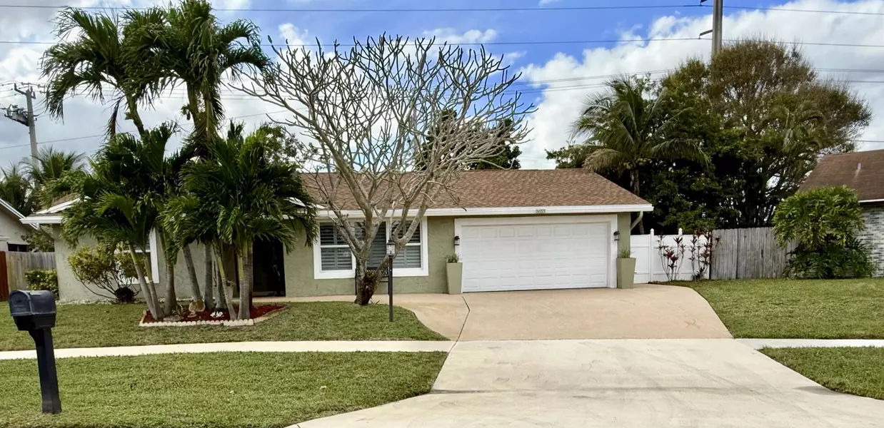 5021 N Woodstone CIR, Lake Worth, FL 33463