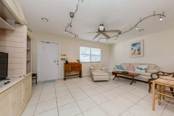 Delray Beach, FL 33446,98 E Waterford E