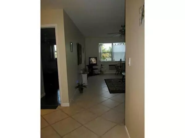 Pompano Beach, FL 33064,1480 E Sample RD 207