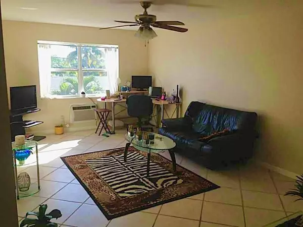 Pompano Beach, FL 33064,1480 E Sample RD 207