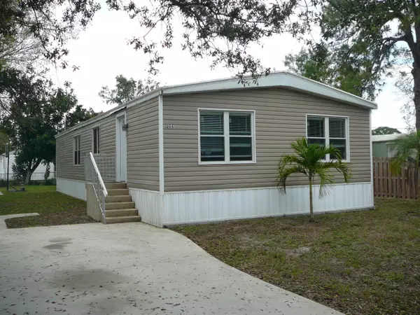 1205 W Joy LN, Fort Pierce, FL 34945