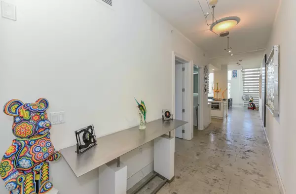 Lake Worth Beach, FL 33460,108 Lake AVE 406