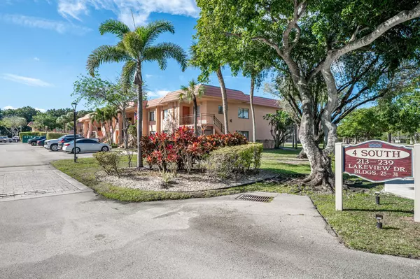 Weston, FL 33326,231 Lakeview DR 102