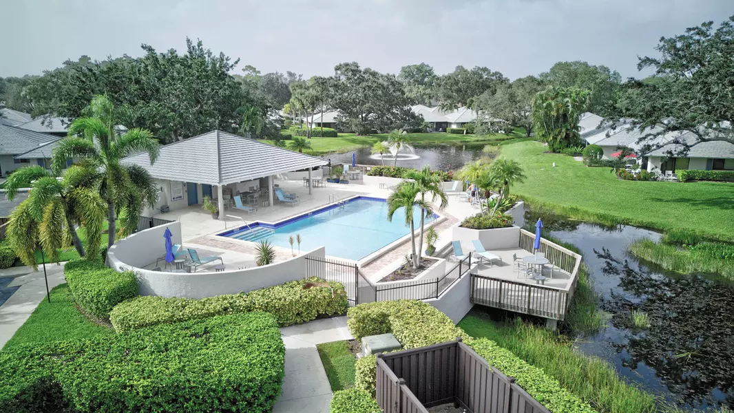 829 Club DR, Palm Beach Gardens, FL 33418